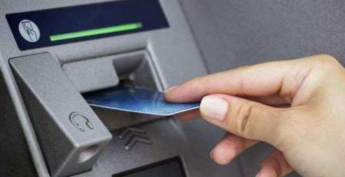 ماكينات atm التي تحمل شعار 123