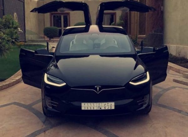 أسعار سيارات تسلا Tesla في السعودية