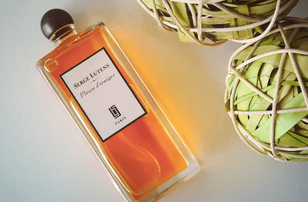 أكثر عطر نسائي مبيعاً في العالم